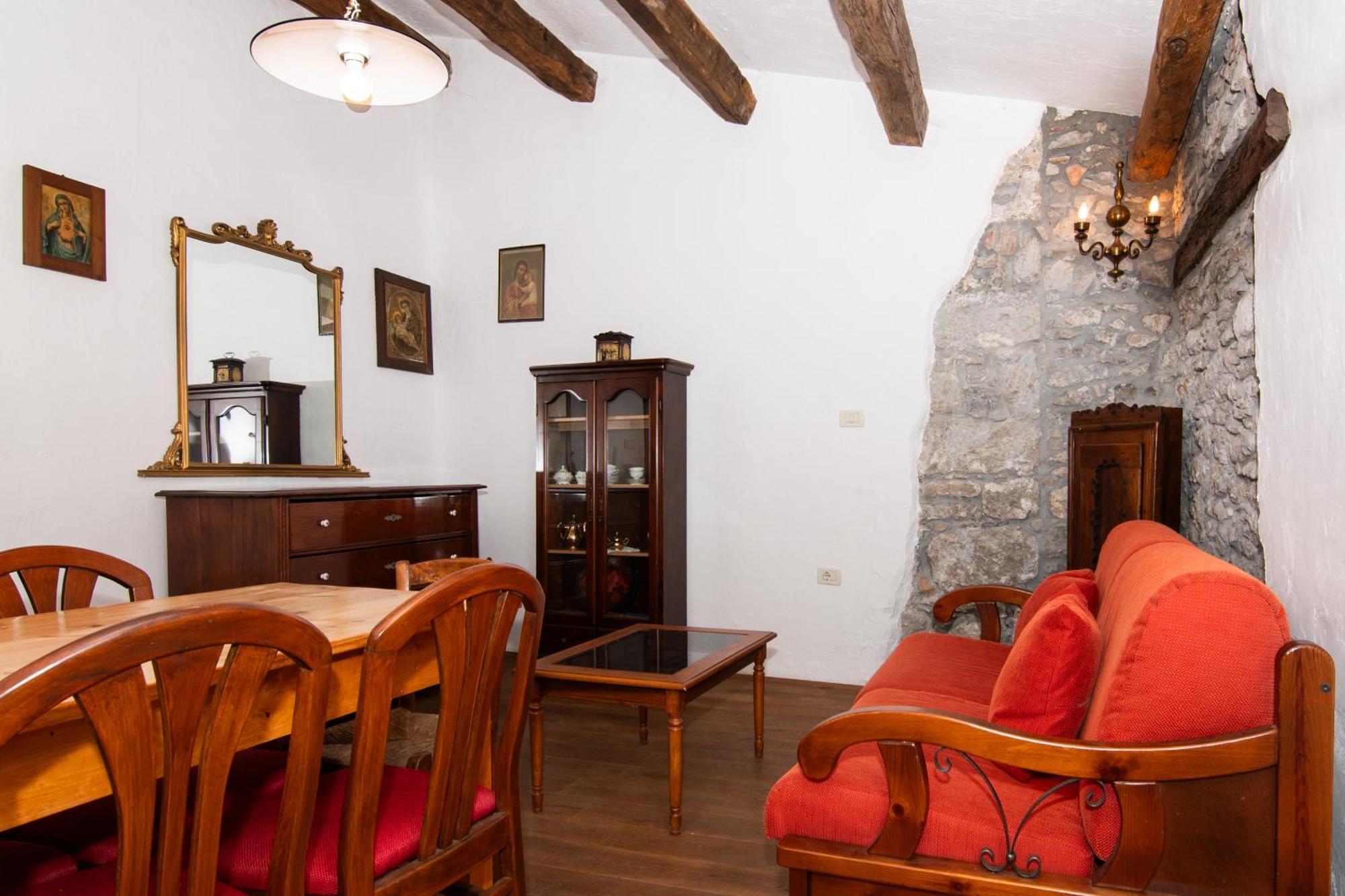 Apartments Valentinus 1800 Sežana Exterior foto