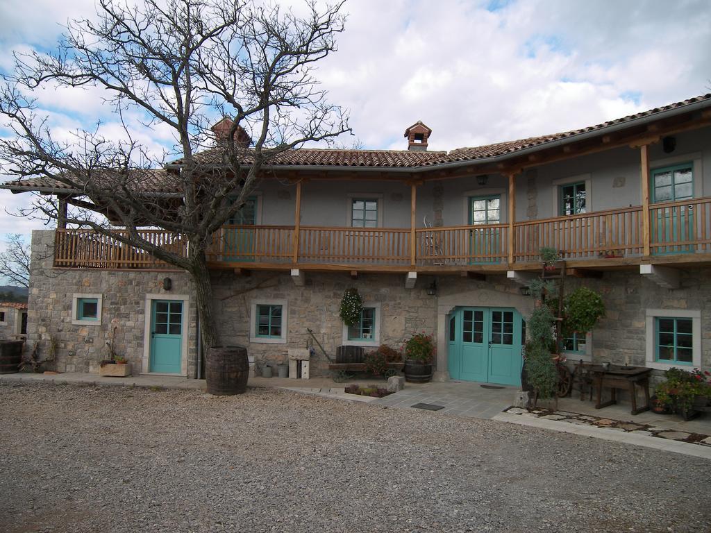Apartments Valentinus 1800 Sežana Exterior foto