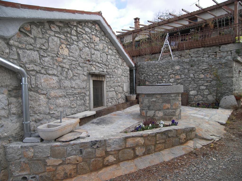 Apartments Valentinus 1800 Sežana Exterior foto